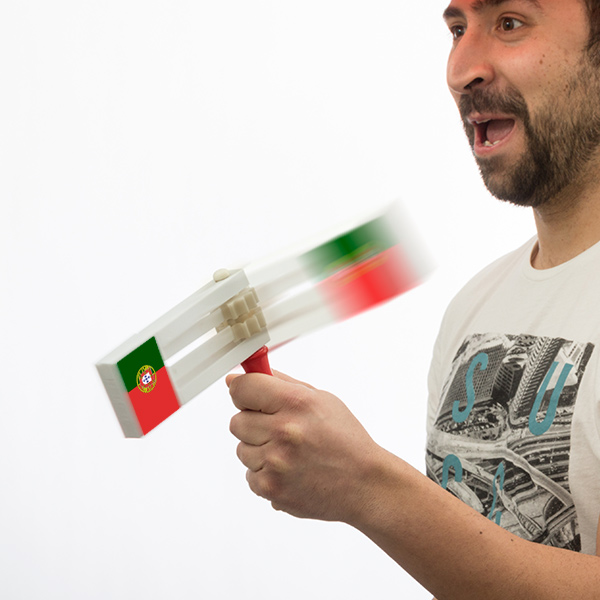 Řehtačka s Portugalskou Vlajkou Řehtačka s Portugalskou Vlajkou